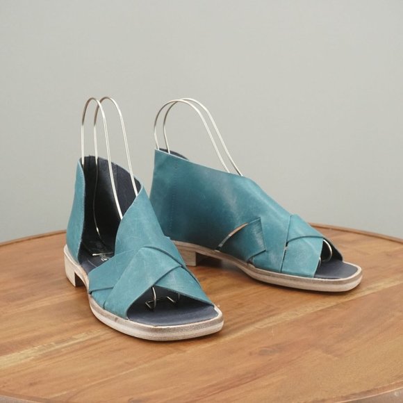 NEW M4-10/Free People Women Sun Valley Sandals Slides Blue Crisscross 38 / 8 - Picture 2 of 11